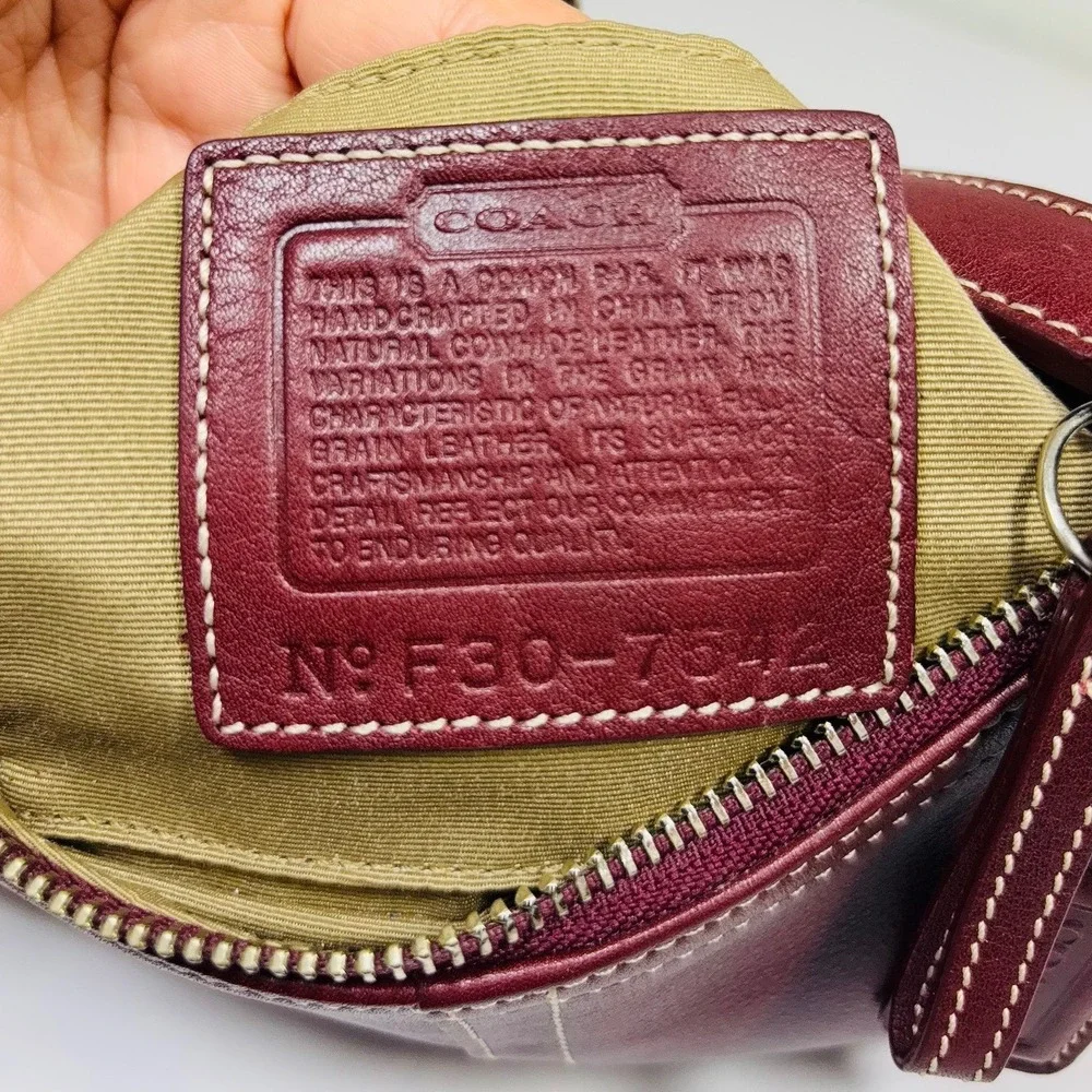 Vintage Y2K Coach Hamptons Demi Burgundy Leather Buckle Mini Shoulder Bag - Picture 12 of 12